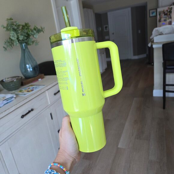 Lime Green Starbucks x Stanley - Picture 1 of 3